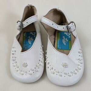 White Leather Vintage Shoes ~ sz 4